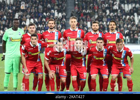 SPAL Team posiert, um vor dem Fußballspiel der Serie A Nr. 25 JUVENTUS - SPAL am 10/2017 im Allianz Stadium in Turin, Italien, fotografiert zu werden. (Foto von Matteo Bottanelli/NurPhoto) Stockfoto