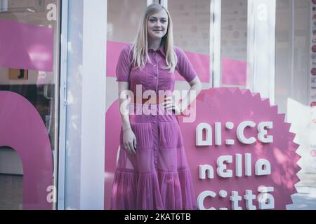 Dakota Fanning nimmt am 31. Oktober 2017 in Rom, Italien, an der Fotozelle „Bitte stehen Sie bei“ Teil, die während des Rome Film Fest 12. in der Casa Alice stattfand. (Foto von Luca Carlino/NurPhoto) Stockfoto