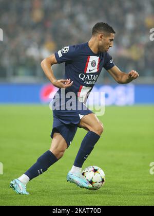 Turin, Italien. 02.. November 2022. Achraf Hakimi (Paris Saint-Germain) während Juventus FC vs Paris Saint-Germain FC, UEFA Champions League Fußballspiel in Turin, Italien, November 02 2022 Quelle: Independent Photo Agency/Alamy Live News Stockfoto