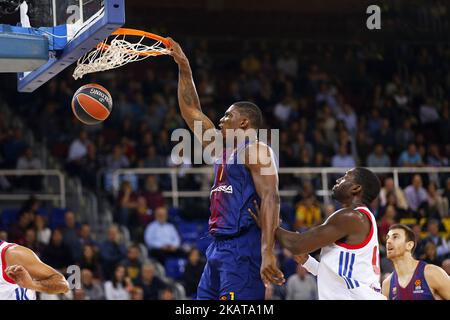 Kevin Seraphin während des Spiels zwischen dem FC Barcelona und Anadolou Efes, das der 6. Woche der Basketball-Euroleague entspricht, in Barcelona, Spanien am 8. November 2017. (Foto von Urbanandsport/NurPhoto) Stockfoto