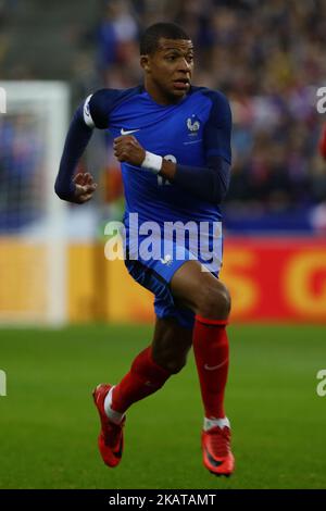 Frankreichs Stürmer Kylian Mbappe reagiert am 10. November 2017 beim Freundschaftsspiel zwischen Frankreich und Wales im Stade de France in Saint-Denis, am Stadtrand von Paris, Frankreich. (Foto von Mehdi Taamallah/NurPhoto) Stockfoto