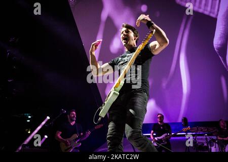 Der englische Sänger und Songwriter James Blunt tritt am 14. November 2017 live im Mediolanum Forum Assago in Mailand, Italien, auf. (Foto von Roberto Finizio/NurPhoto) Stockfoto