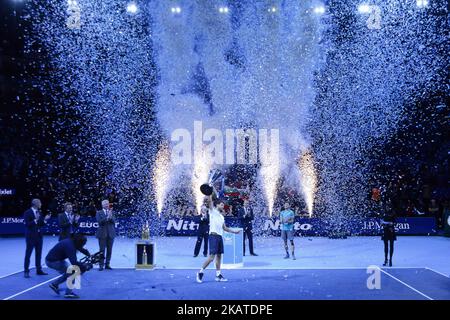 Grigor Dimitrov aus Bulgarien feiert den Sieg nach dem Einzel-Finale gegen den Belgier David Goffin am 8. Tag der Nitto ATP World Tour Finals 2017 in der O2 Arena am 19. November 2017 in London, England. (Foto von Alberto Pezzali/NurPhoto) Stockfoto