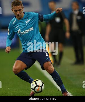 Domenico Criscito vom FC Zenit Sankt Petersburg wetteiferte am 19. November 2017 in St. Petersburg, Russland, um den Ball während des Spiels der Russischen Fußball-Liga zwischen dem FC Zenit Sankt Petersburg und dem FC Tosno. (Foto von Igor Russak/NurPhoto) Stockfoto