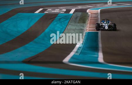 Der Brasilianer und Fahrer des Williams Teams, der aus Brasilien kommt, fährt beim Formel 1-Rennen von Etihad Airways Abu Dhabi Grand Prix am 26. November 2017 auf dem Yas Marina Circuit, Abu Dhabi, VAE. (Foto von Robert Szaniszló/NurPhoto) Stockfoto