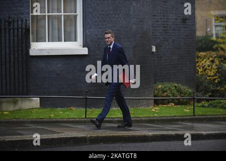 Der britische Verteidigungsminister Gavin Williamson kommt am 28. November 2017 zur wöchentlichen Kabinettssitzung in London in der Downing Street an. (Foto von Alberto Pezzali/NurPhoto) Stockfoto