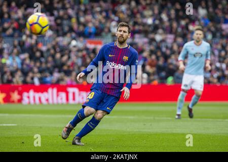 FC Barcelona vor Lionel Messi (10) während des Spiels zwischen FC Barcelona und Celta de Vigo, für die Runde 14 der Liga Santander, spielte im Camp Nou Stadium am 2.. Dezember 2017 in Barcelona, Spanien. -- (Foto von Urbanandsport/NurPhoto) Stockfoto