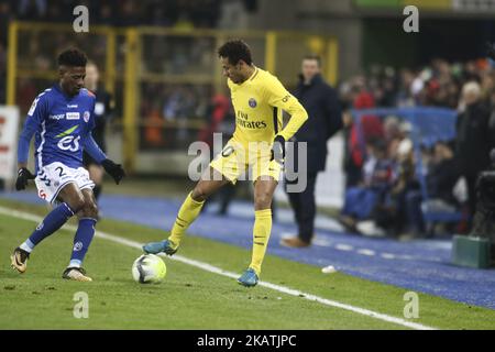 Da silva Santos Junior Neymar während des französischen Fußballspiels L1 zwischen Straßburg (RCSA) und Paris Saint-Germain (PSG) am 2. Dezember 2017 im Meinau-Stadion in Straßburg, Ostfrankreich. (Foto von Elyxandro Cegarra/NurPhoto) Stockfoto