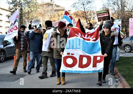 Ein Foto, das am 8. Dezember 2017 in Ankara, Türkei, aufgenommen wurde, zeigt, dass Linke an einem Protest in der Nähe der US-Botschaft gegen die offizielle Anerkennung von Jerusalem als Hauptstadt Israels durch ihren Präsidenten Donald Trump am 6. Dezember teilnehmen. (Foto von Altan Gocher/NurPhoto) Stockfoto