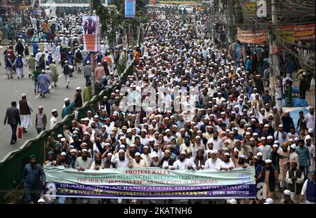 Aktivisten von Islami Andolan Bangladesch bringen eine Prozession in Dhaka Freitag, den 8. Dezember 2017 protestieren gegen die US-Entscheidung der Anerkennung Jerusalem als Israelâ €™s Kapital. (Foto von Sony Ramany/NurPhoto) Stockfoto