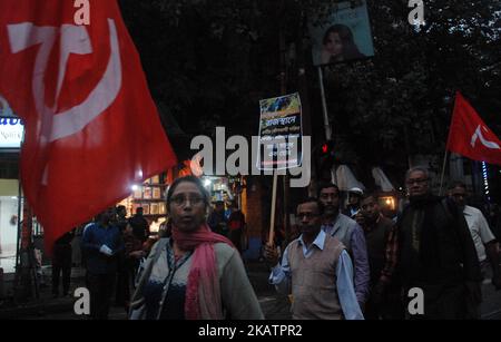 Die Kommunistische Partei Indiens (CPIM) protestiert am Samstag, dem 9.. Dezember 2017, gegen die Tötung eines muslimischen Afrazul Khan aus Malda, Westbengalen, in Rajnagar, Rajasthan in Kalkutta, Indien. (Foto von Sonali Pal Chaudhury/NurPhoto) Stockfoto