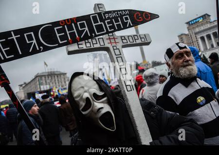 Tausende Anhänger des Oppositionsführers und ehemaligen georgischen Präsidenten Michail Saakaschwili versammeln sich am 10. Dezember 2017 zur Korruption und marschieren durch die Straßen der ukrainischen Hauptstadt Kiew, Ukraine (Foto: Hristo Rusev/NurPhoto) Stockfoto