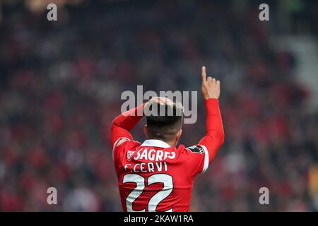 Benficas argentinischer Stürmer Franco Cervi reagiert während des Fußballspiels SL Benfica gegen Sporting CP im Luz-Stadion in Lissabon am 3. Januar 2018. ( Foto von Pedro FiÃºza/NurPhoto) Stockfoto