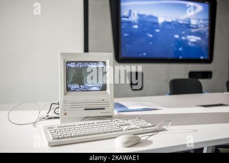 Macintosh SE FDHD, Erscheinungsdatum August 1989, ausgestellt am 26. Januar 2017 im Ukrainian Apple Museum von MacPaw in Kiew, Ukraine. Der ukrainische Entwickler MacPaw hat im Büro des Unternehmens in Kiew das Apple Hardware Museum eröffnet. Die Sammlung umfasst mehr als 70 originale Macintosh-Modelle aus den Jahren 1981 bis 2017. (Foto von Oleksandr Rupeta/NurPhoto) Stockfoto