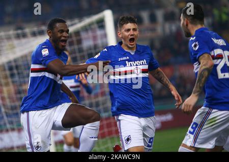 Duvan Zapata und Dawid Kownacki aus Sampdoria feiern am 28. Januar 2018 im Olympiastadion in Rom, Italien, nach dem 0-1-Tor, das während der italienischen Serie A erzielt wurde. (Foto von Matteo Ciambelli/NurPhoto) Stockfoto