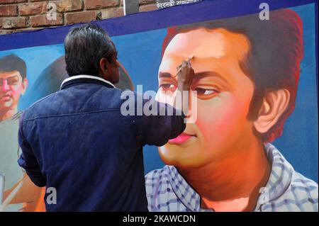 Bangladeschischer Künstler, der am 30. Januar 2018 in der Altstadt von Dhaka, Bangladesch, ein Filmbanner zeichnet. Film Bannermalerei ist eines der ausgestorbenen Kunstwerke in Bangladesch. (Foto von Mamunur Rashid/NurPhoto) Stockfoto