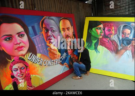 Bangladeschischer Künstler, der am 30. Januar 2018 in der Altstadt von Dhaka, Bangladesch, ein Filmbanner zeichnet. Film Bannermalerei ist eines der ausgestorbenen Kunstwerke in Bangladesch. (Foto von Mamunur Rashid/NurPhoto) Stockfoto