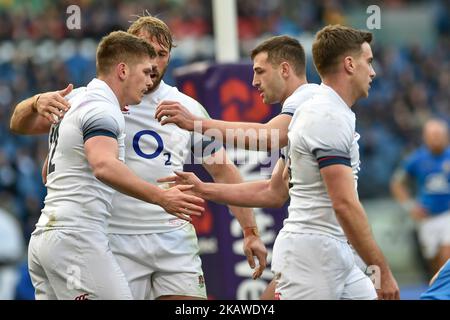 Owen Farrell aus England feiert beim NatWest Six Nations 2018-Spiel zwischen Italien und England am 4. Februar 2018 im Stadio Olimpico in Rom, Italien, einen Versuch. (Foto von Giuseppe Maffia/NurPhoto) Stockfoto