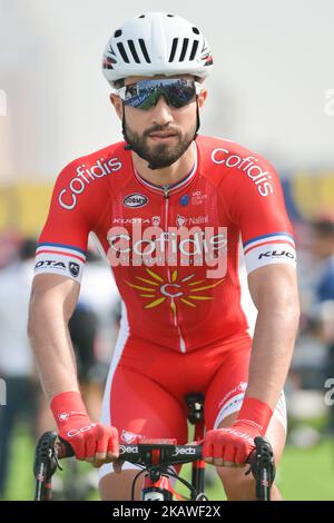 Der französische Nacer Bouhanni vom Cofidis Team, bereitet sich auf die Ras Al Khaimah-Etappe vor, die 190 km lange zweite Etappe der Tour of Dubai 2018, mit Start von Skydive Dubai und Ziel in Ras Al Khaimah. Am Mittwoch, den 7. Februar 2018, in Dubai, Vereinigte Arabische Emirate. (Foto von Artur Widak/NurPhoto) Stockfoto