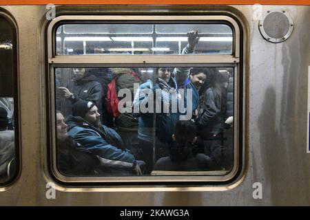 Hunderttausende kehren am 8. Februar 2018 vom Parkway in Philadelphia, PA, nach Hause zurück, nachdem sie den Philadelphia Eagles den ersten Super Bowl gewonnen haben. (Foto von Bastiaan Slabbers/NurPhoto) Stockfoto