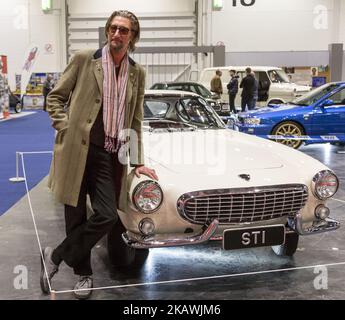 Der Künstler Nick Reynolds präsentiert den Lotus Cortina seines Vaters im Excel Exhibition Center in London während der London Classic Car Show am 15. Februar 2018 (Foto: Dominika Zarzycka/NurPhoto) Stockfoto