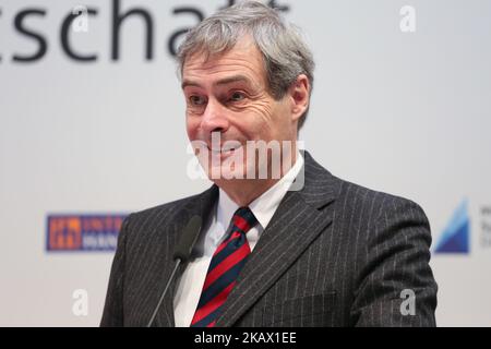 Der Präsident des BDA Ingo Kramer bei der Pressekonferenz. Bundeskanzlerin Angela Merkel von der Christlich Demokratischen Union (CDU) besuchte einige Stände der Handwerksmesse in München. Anschließend hielt sie eine Pressekonferenz mit Präsidenten der Industrie- und Arbeitgeberverbände ab. (Foto von Alexander Pohl/NurPhoto) Stockfoto