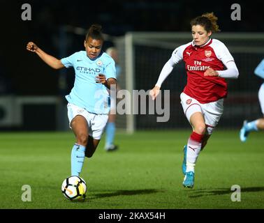 Nikita Parris vom Manchester City WFC (links) während des FA WSL Continental Tyres Cup Final Match zwischen Arsenal und Manchester City Women im Adams Park Stadion, Wycombe England am 14. März 2018 (Foto: Kieran Galvin/NurPhoto) Stockfoto