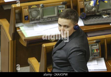 Die Abgeordnete Nadia Savchenko wird während der Sitzung gesehen, als sie zurückkam, nachdem sie von der SSU befragt wurde. Die Sitzung des ukrainischen Parlaments (Werchowna Rada) in Kiew, Ukraine, 15. März 2018. (Foto von Sergii Chartschenko/NurPhoto) Stockfoto