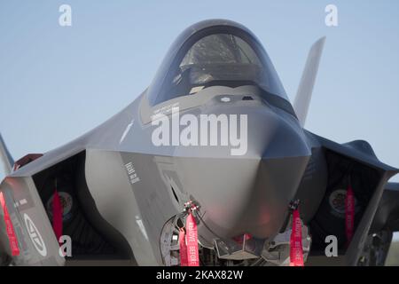 Ein F-35 Lightning II-Kampfjet der US-Luftwaffe, der am Samstag, den 17. März 2018, auf der Luke Air Force Base in der Nähe von Phoenix, Arizona, auf statischem Stand war. (Foto von Yichuan Cao/NurPhoto) Stockfoto