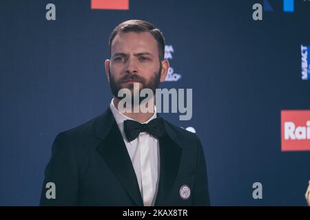 Alessandro Borghi geht auf einem roten Teppich vor der Verleihung der David Di Donatello-Preise 62. am 21. März 2018 in Rom, Italien. (Foto von Luca Carlino/NurPhoto) Stockfoto