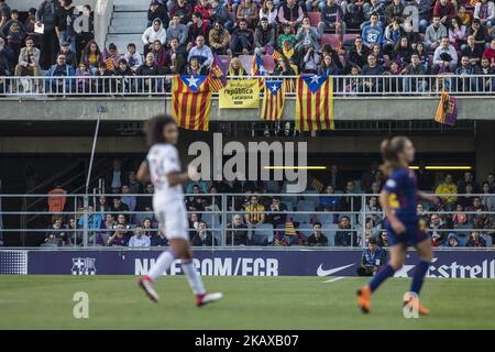 Katalanische Unabhängigkeitssymbole während des UEFA Women's Champions League 2.-Beinabgleichs für das Viertelfinale zwischen dem FC Barcelona und der Olympique de Lyon am 28. März 2018 im Mini Estadi-Stadion in Barcelona, Spanien. (Foto von Xavier Bonilla/NurPhoto) Stockfoto