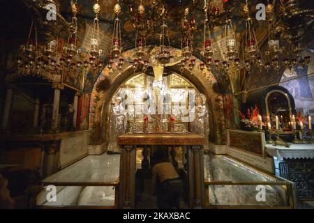 Traditionelle Stätte von Golgatha, innerhalb der Grabeskirche in der Altstadt von Jerusalem. Mittwoch, 14. März 2018, in Jerusalem, Israel. (Foto von Artur Widak/NurPhoto) Stockfoto