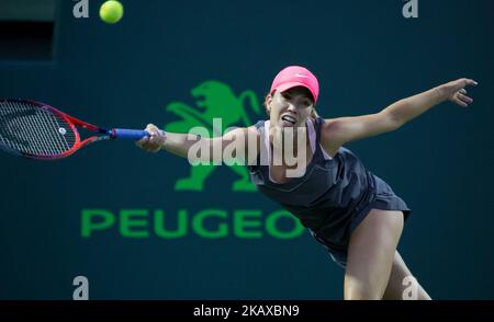 Danielle Collins aus den USA im Einsatz gegen Venus Williams während ihres Viertelfinalmatches bei den Miami Open in Key Biscayne. Collins besiegte Williams 6-2, 6-3 in Miami, am 28. März 2018. (Foto von Manuel Mazzanti/NurPhoto) Stockfoto