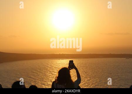 Urlaub auf Santorini. Oia Sonnenuntergang, Oktober 2022 Stockfoto