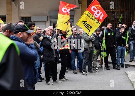 Die Eisenbahngewerkschaften versammelten sich am 09. April 2018 zu einer Genarla-Versammlung und einer schnellen Demonstration im Pariser Gare de Lyon gegen die Reform des Status der Eisenbahnarbeiter. (Foto von Julien Mattia/NurPhoto) Stockfoto