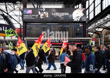 Die Eisenbahngewerkschaften versammelten sich am 09. April 2018 zu einer Genarla-Versammlung und einer schnellen Demonstration im Pariser Gare de Lyon gegen die Reform des Status der Eisenbahnarbeiter. (Foto von Julien Mattia/NurPhoto) Stockfoto