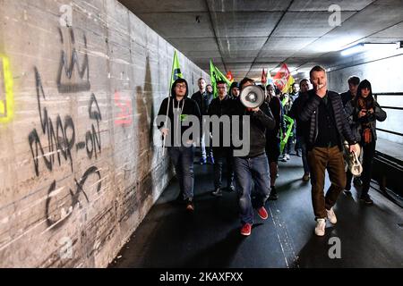 Die Eisenbahngewerkschaften versammelten sich am 09. April 2018 zu einer Genarla-Versammlung und einer schnellen Demonstration im Pariser Gare de Lyon gegen die Reform des Status der Eisenbahnarbeiter. (Foto von Julien Mattia/NurPhoto) Stockfoto