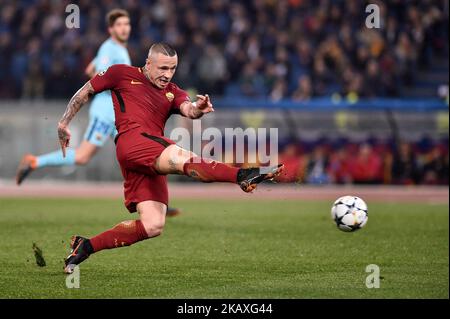 Radja Nainggolan von Roma beim UEFA Champions League Viertelfinale zwischen Roma und FC Barcelona am 10. April 2018 im Stadio Olimpico, Rom, Italien. (Foto von Giuseppe Maffia/NurPhoto) Stockfoto