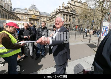 Gerard Filoche ehemaliges Mitglied der Sozialistischen Partei Frankreichs (PS) Gerard Filoche wartet am 11. April 2018 vor dem Gericht in Paris (Foto: Michel Stoupak/NurPhoto) Stockfoto