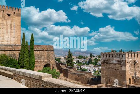 FortificaciÃ³n de la alcazaba del siglo XIII durante el reinado NazarÃ­ en la Alhambra de Granada, EspaÃ±a Stockfoto