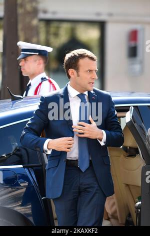 Der Präsident der Republik, Emmanuel Macron, kommt am 20. April 2018 zu einer Zeremonie in Gedenken an Xavier Jugele, einen französischen Polizisten, der vor einem Jahr bei einem Angriff auf der weltberühmten Avenue der Champs Elysees in Paris getötet wurde. (Foto von Julien Mattia/NurPhoto) Stockfoto