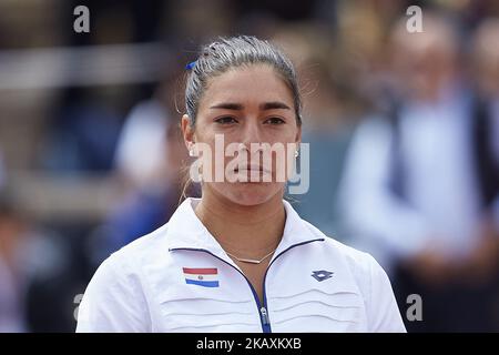 Montserrat Gonzalez aus Paraguay schaut während der Eröffnungszeremonie während des ersten Tages des Fedcup World Group II Play-offs-Spiels zwischen Spanien und Paraguay im Centro de Tenis La Manga Club am 21. April 2018 in La Manga, Spanien (Foto von David Aliaga/NurPhoto) Stockfoto