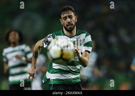 Sportlicher CP-Mittelfeldspieler Bruno Fernandes aus Portugal beim Premier League 2017/18-Spiel zwischen Sporting CP und Boavista FC am 22. April 2018 im Alvalade-Stadion in Lissabon. (Foto von Paulo Nascimento / DPI / NurPhoto) Stockfoto