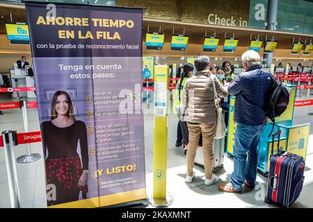 Bogota Colombia, El Dorado International Airport Aeropuerto Internacional El Dorado Terminal innen, Gesichtserkennungsschild Plakatwand Information Stockfoto