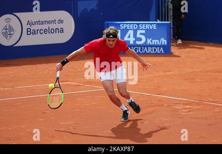 Stefanos Tsitsipas während des Spiels gegen Rafa Nadal im Finale der Barcelona Open Banc Sabadell, am 29.. April 2018 in Barcelona, Spanien. Foto: Joan Valls/Urbanandsport /NurFoto -- (Foto von Urbanandsport/NurPhoto) Stockfoto