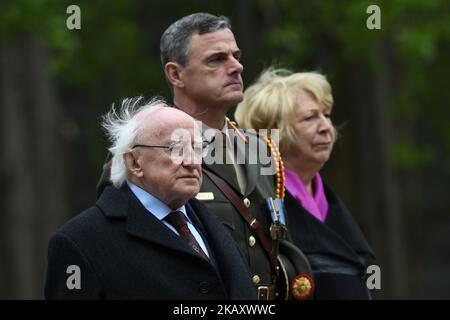 Michael D Higgins, der Präsident von Irland und seine Frau Sabina Higgins, während der Gedenkfeier der Leiter des Arbour Hill 1916 in der Kirche des Allerheiligsten. Am Mittwoch, den 9. Mai 2018, in Dublin, Irland. (Foto von Artur Widak/NurPhoto) Stockfoto