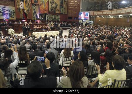 Der Präsident Ecuadors, Lenin Moreno, hat der Nation nach einem Jahr Management am 24. Mai 2018 in der Plenarsitzung der Regierung in der Nationalversammlung in Quito, Ecuador, einen Bericht vorgelegt. (Carlos Arias/Press South/NurPhoto) Stockfoto