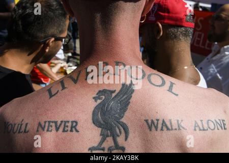 Liverpool-Fans treffen sich am Maidan Square in Kiew, Ukraine, vor dem UEFA Champions League-Finale zwischen Real Madrid und Liverpool im NSC Olimpiyskiy Stadium am 26. Mai 2018 in Kiew, Ukraine. (Foto von Maxym Marusenko/NurPhoto) Stockfoto