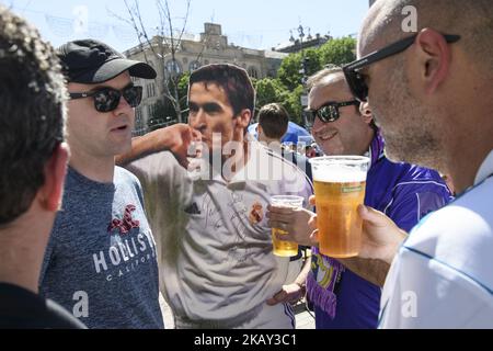 Real Madrid-Fans treffen sich in Kiew, Ukraine, vor dem UEFA Champions League-Finale zwischen Real Madrid und Liverpool am 26. Mai 2018 im NSC Olimpiyskiy Stadium in Kiew, Ukraine. (Foto von Maxym Marusenko/NurPhoto) Stockfoto