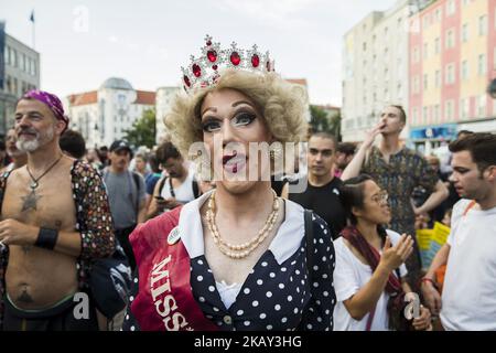 Am 26. Mai 2018 wird in Berlin ein Tuntenpaziergang (Queer Queens Walk) besucht, um gegen Homophobie und für LGBTI-Rechte und -Vielfalt zu protestieren. (Foto von Emmanuele Contini/NurPhoto) Stockfoto